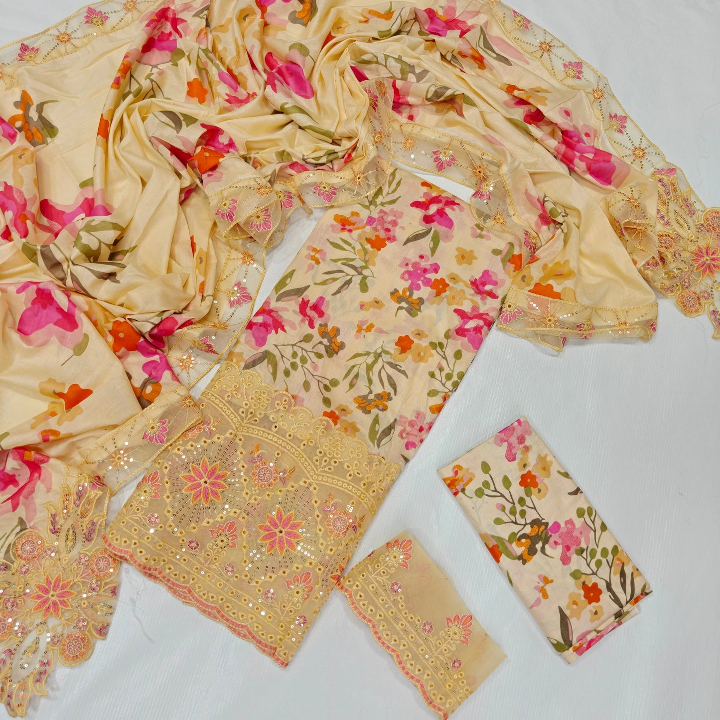 Crimson Printed Embroidered Lawn 3PC Unstitched Memon Clothes