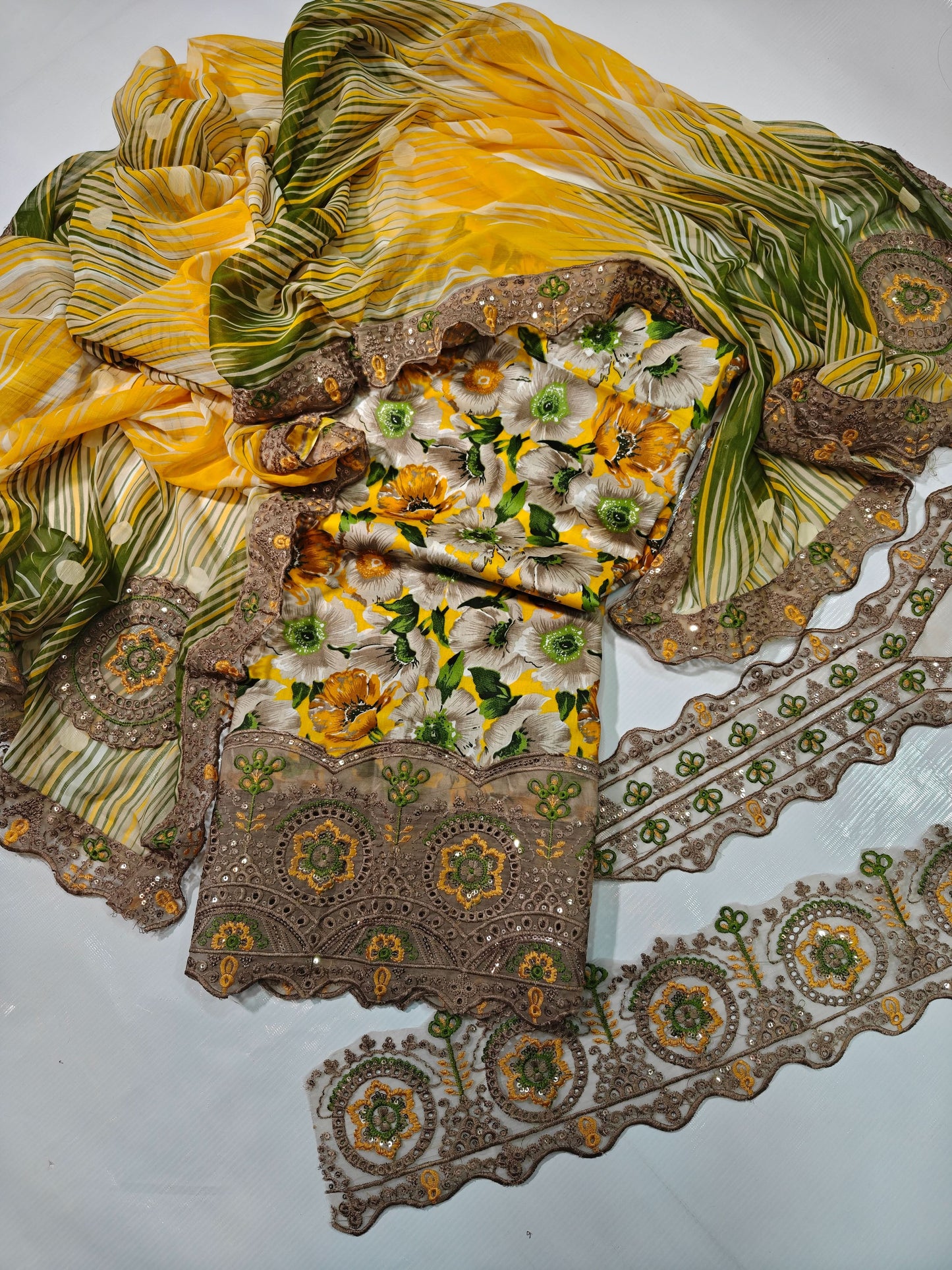 Iznik Printed Embroidered Lawn 3PC