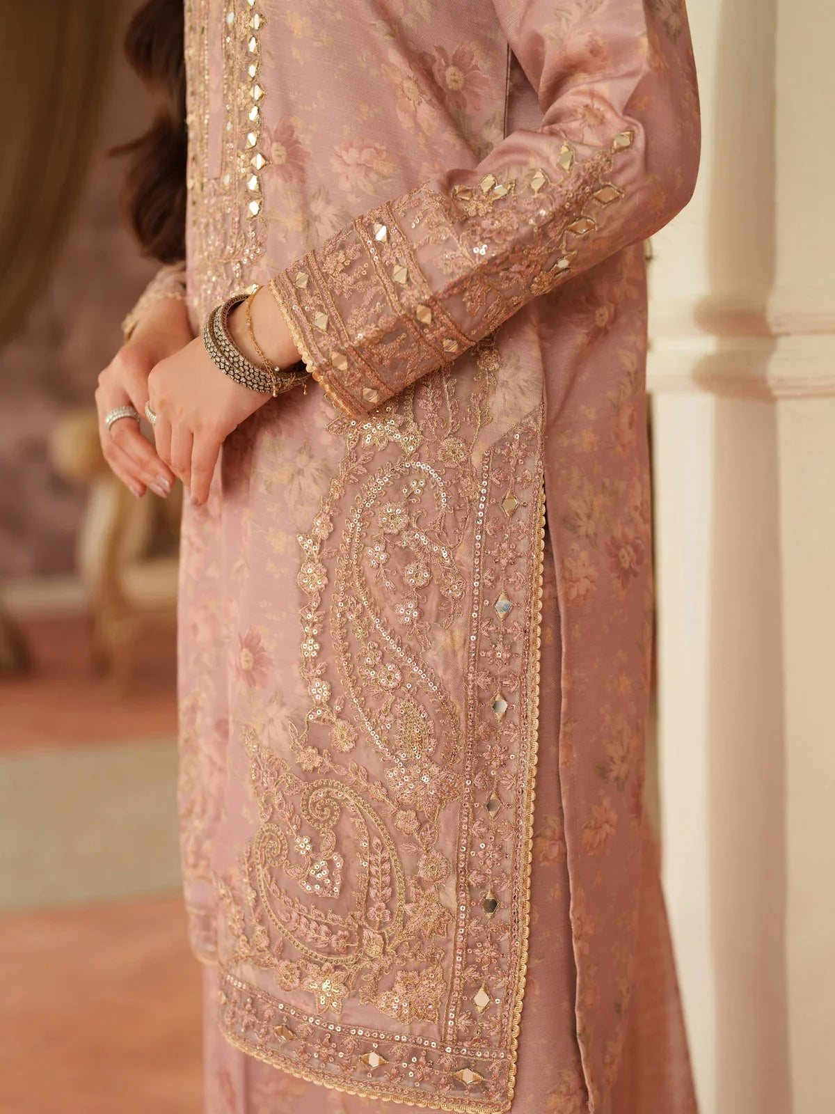 Mohagni Printed Embroidered Lawn 3PC Unstitched Memon Clothes