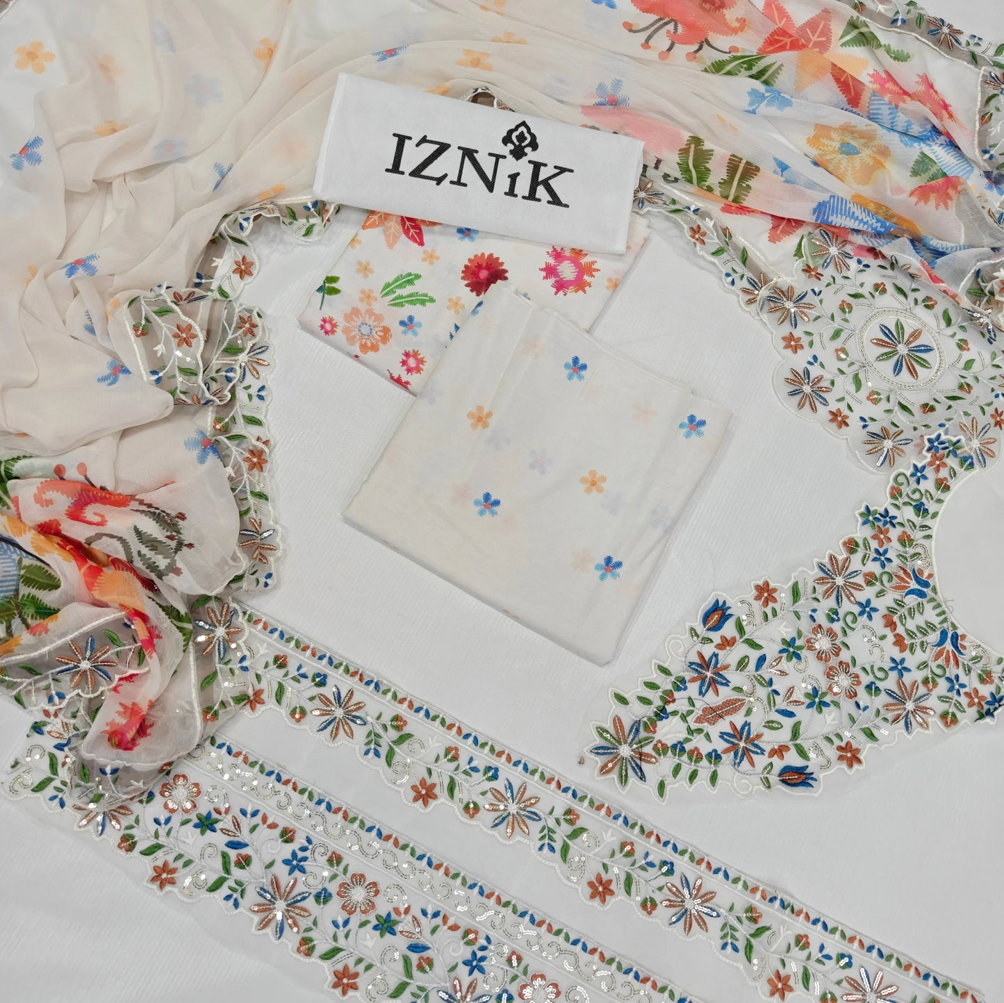 Iznik Printed Embroidered Lawn 3PC Unstitched Memon Clothes