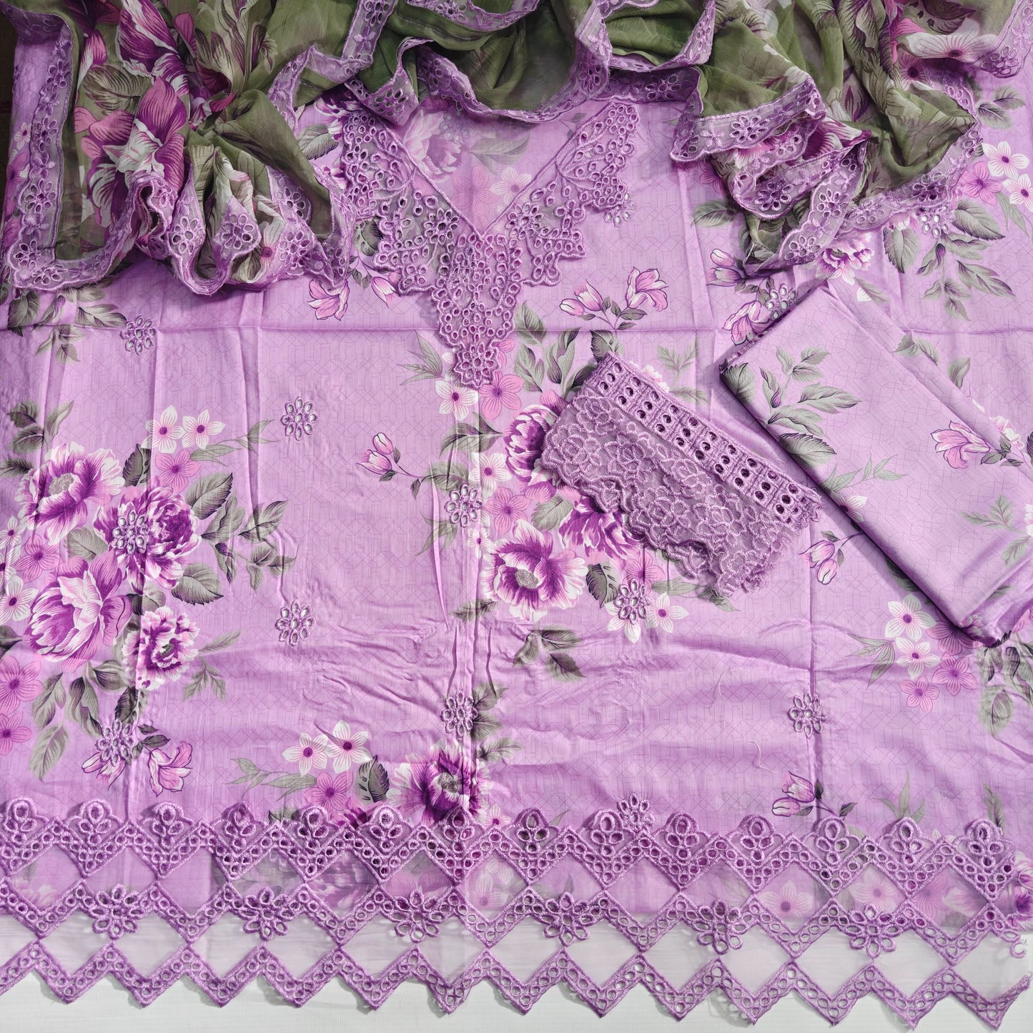 Iznik Printed Embroidered Lawn 3PC