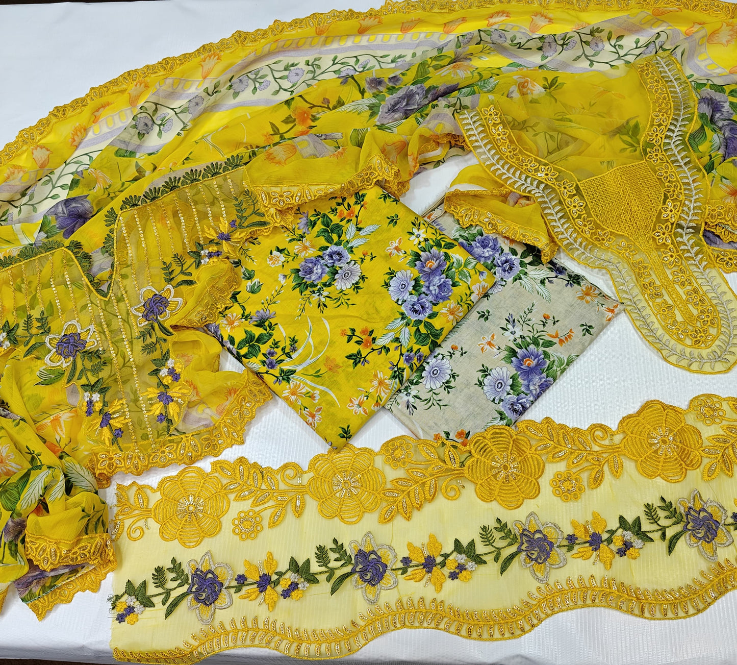Mahnur Printed Embroidered Lawn 3PC Unstitched