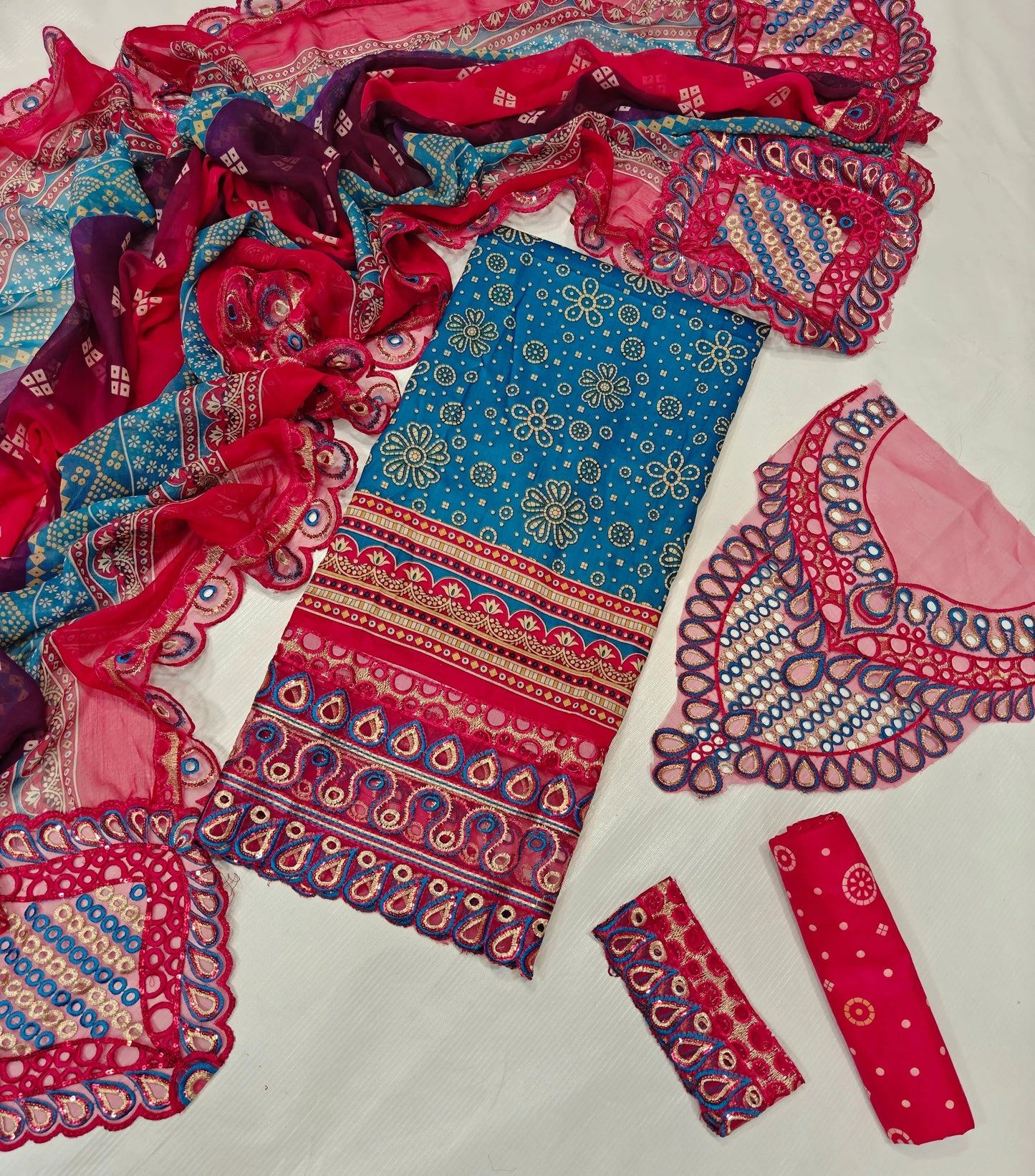 Iznik Printed Embroidered Lawn 3PC Unstitched Memon Clothes