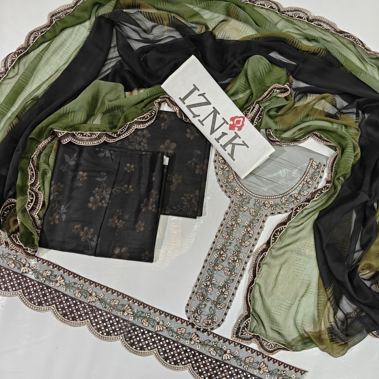 Iznik Printed Embroidered Lawn