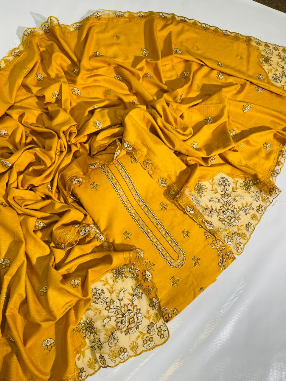 Dhanak Bana Dora Embroidered 3 Pcs