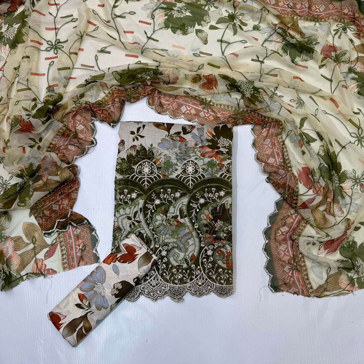 Aneela’s Printed Daman ChikanKari Lawn 3PC Unstitched