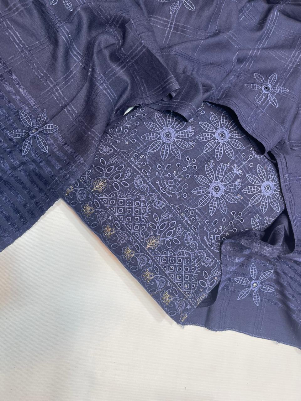 Uzma Dhanak Embroidered 3Pc