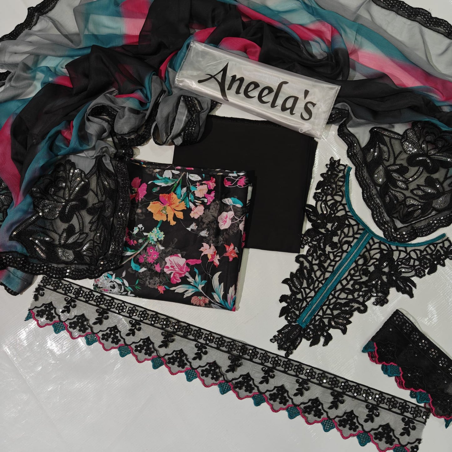 Aneela's Printed Lawn 3PC