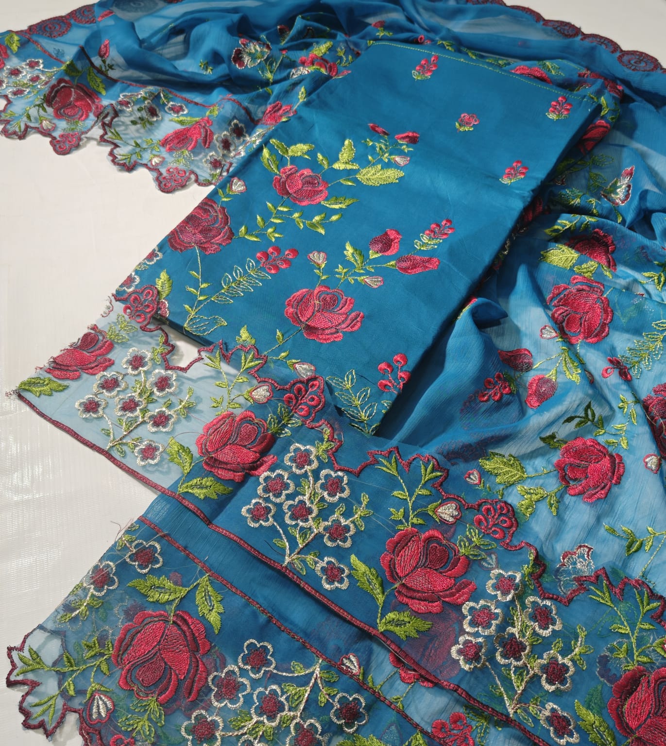 Luxury Embroidered Cotton Lawn 3PC Unstitched