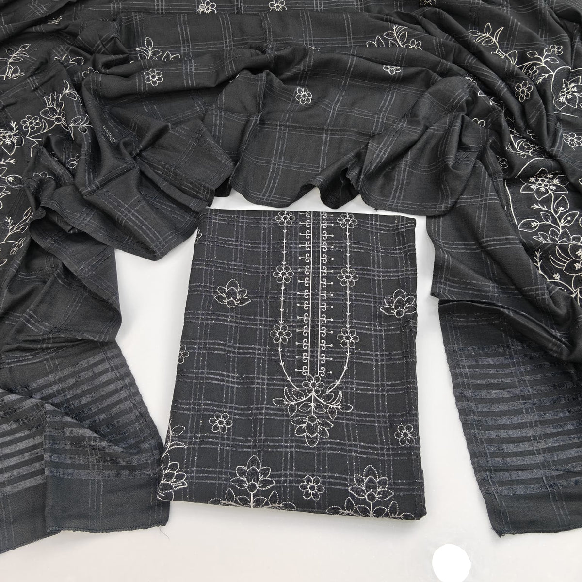 Luxury Dhanak Embroidered 3PC