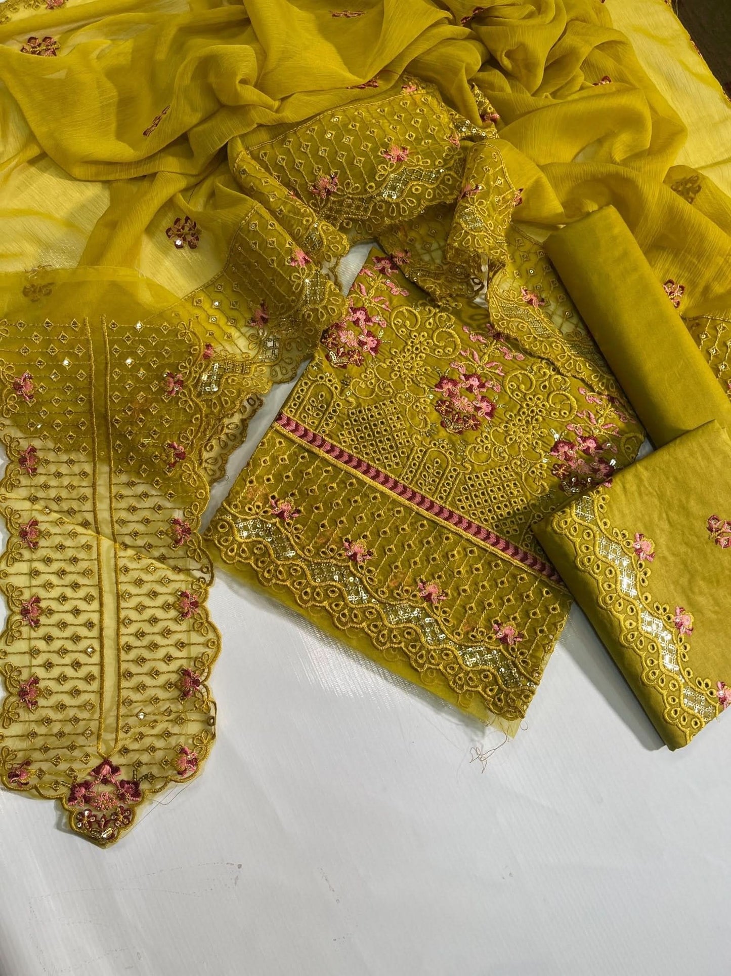Luxury Elaf Fancy Embroidered Cotton 3PC - Memon Clothes