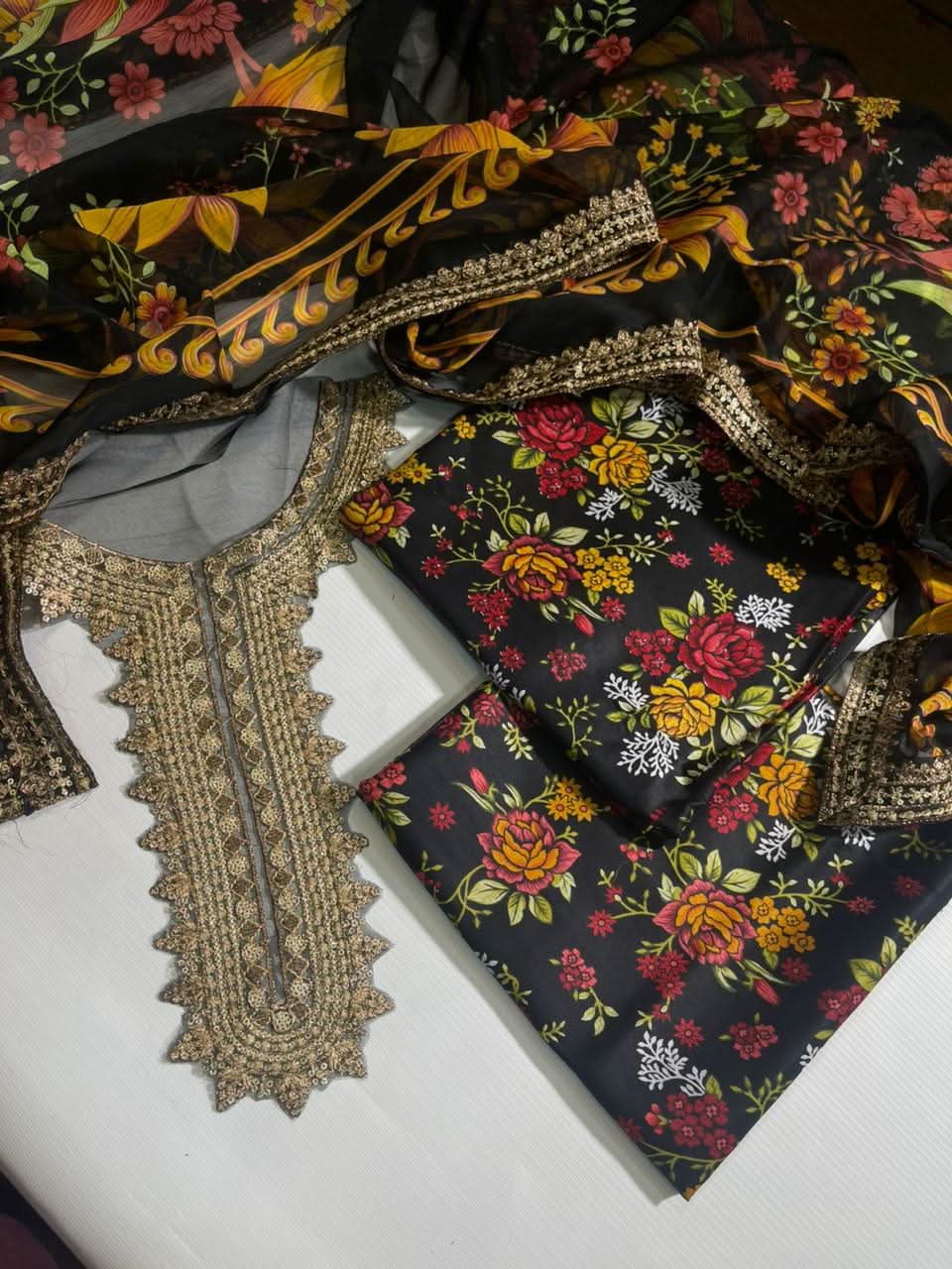 Maria B Printed Embroidered 3PC - Memon Clothes