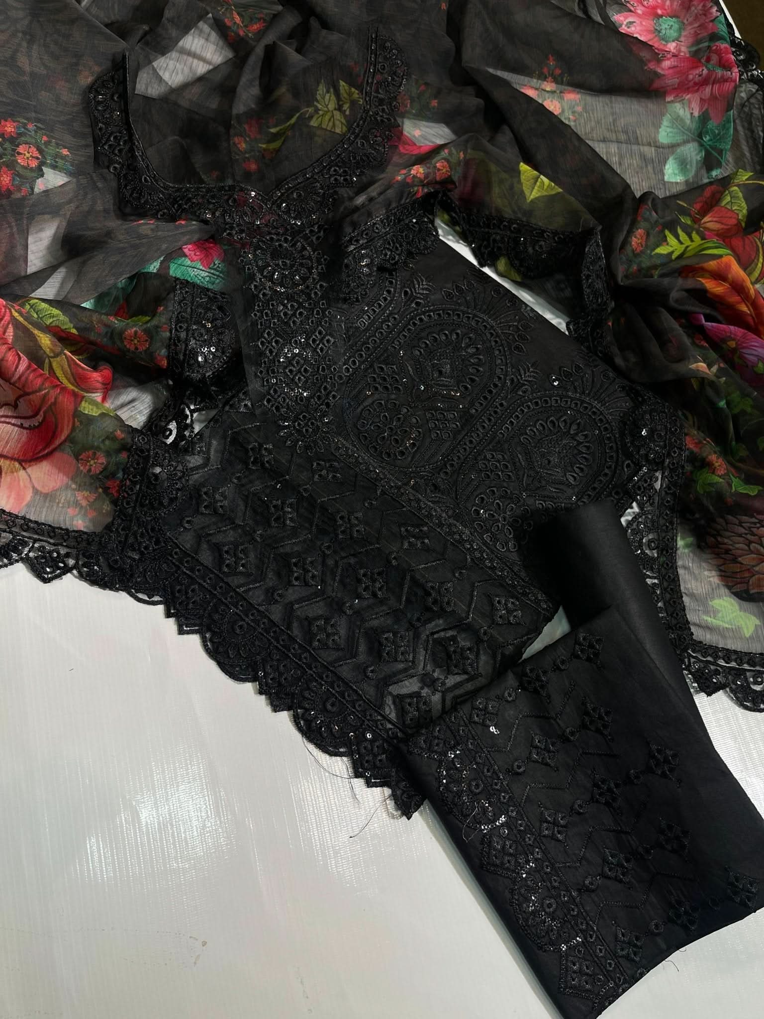 Ramsha Embroidered Cotton Printed Dupatta | Black - Memon Clothes