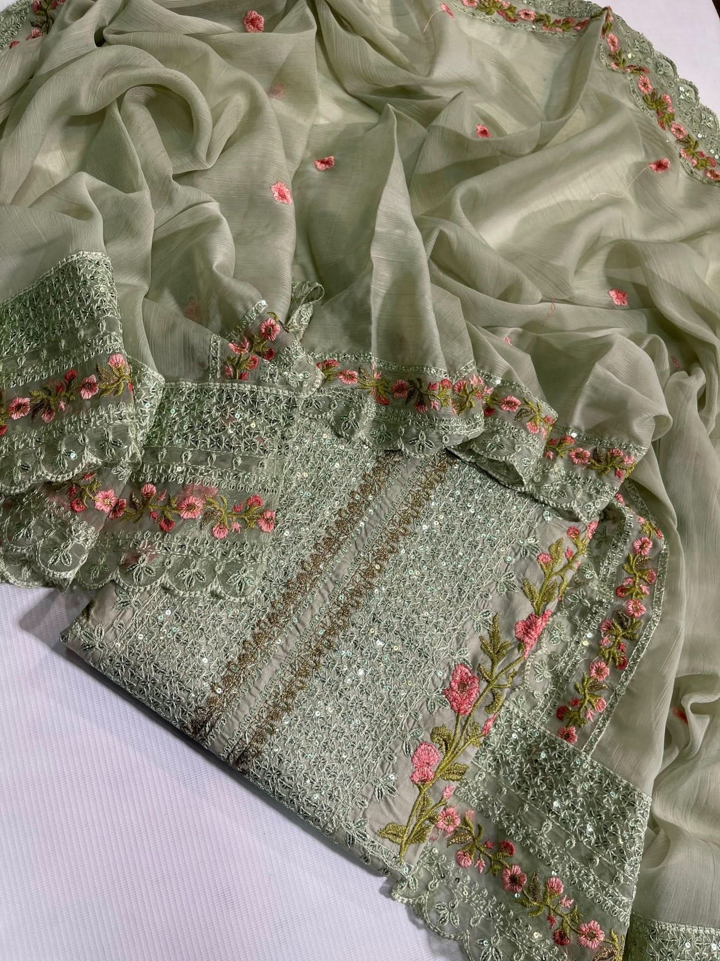 Ramsha Emroidered Lawn 3 Pcs - Memon Clothes