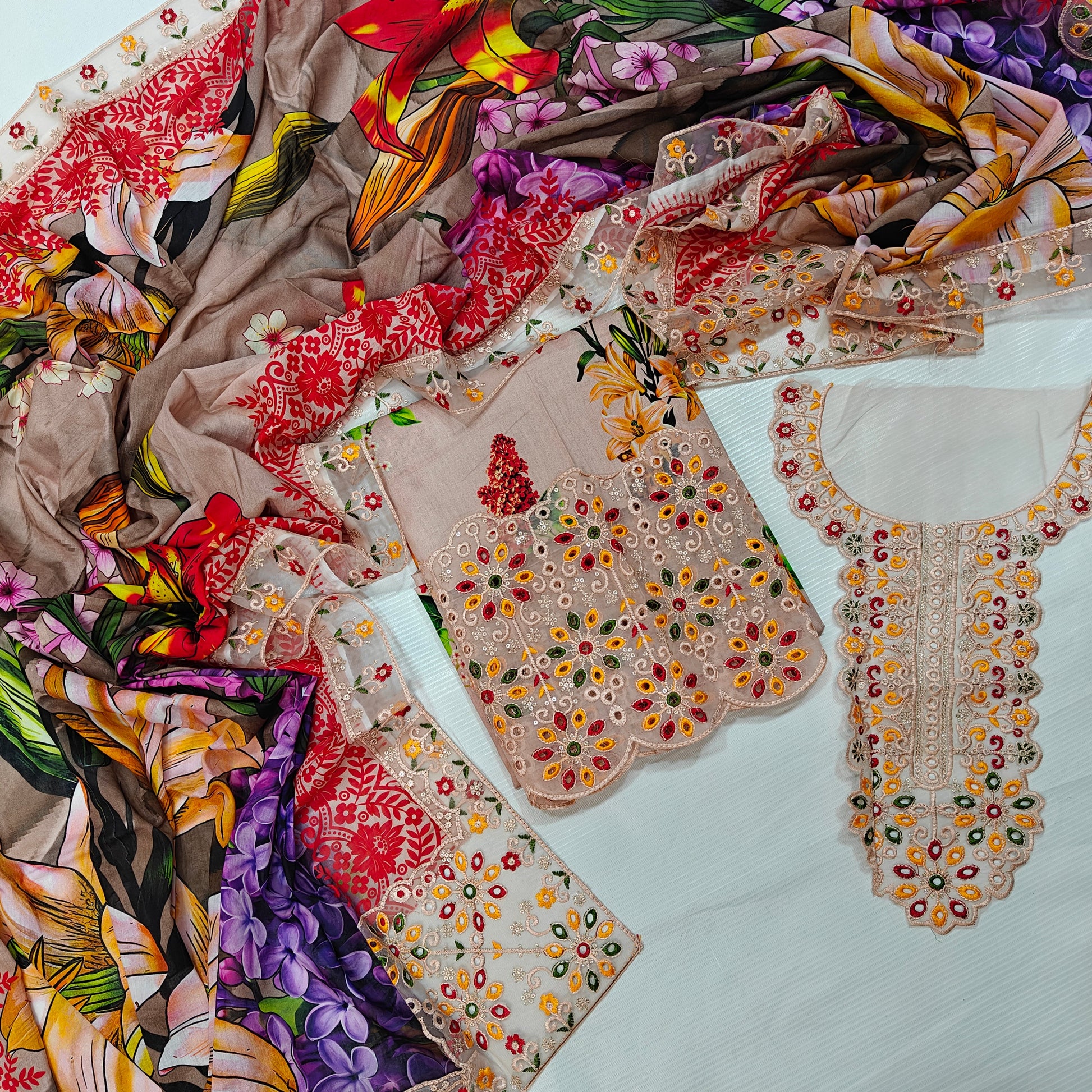 Aneela's Printed Embroidered Lawn 3PC Unstitched Memon Clothes