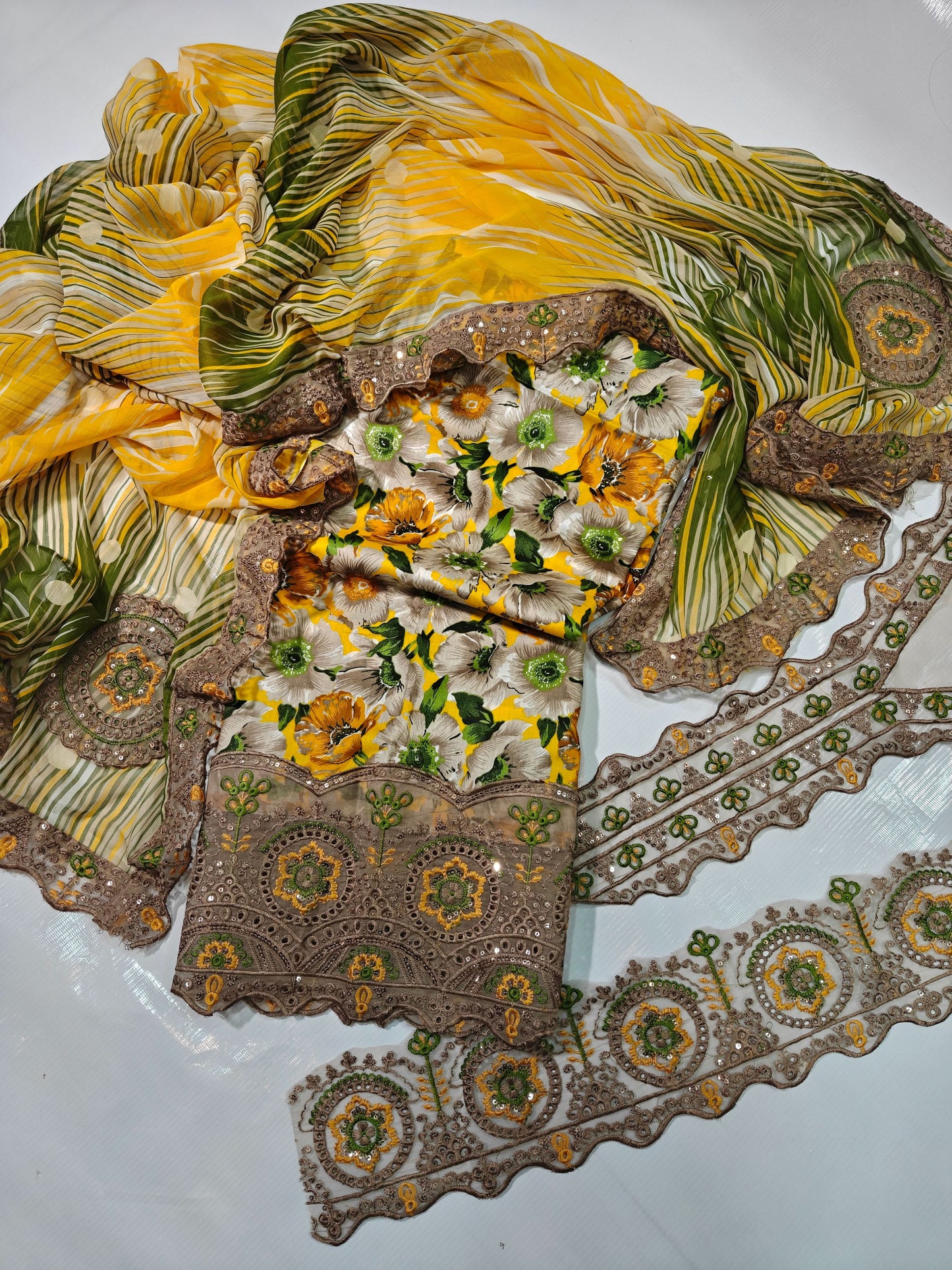 Iznik Printed Embroidered Lawn 3PC