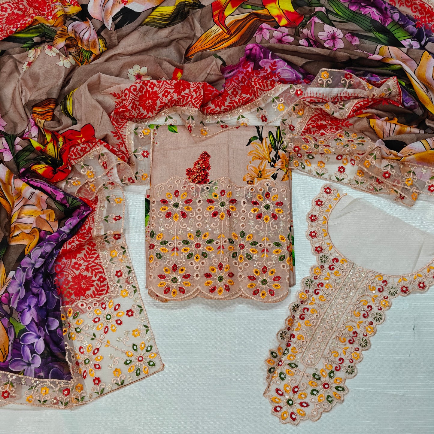 Aneela's Printed Embroidered Lawn 3PC Unstitched Memon Clothes