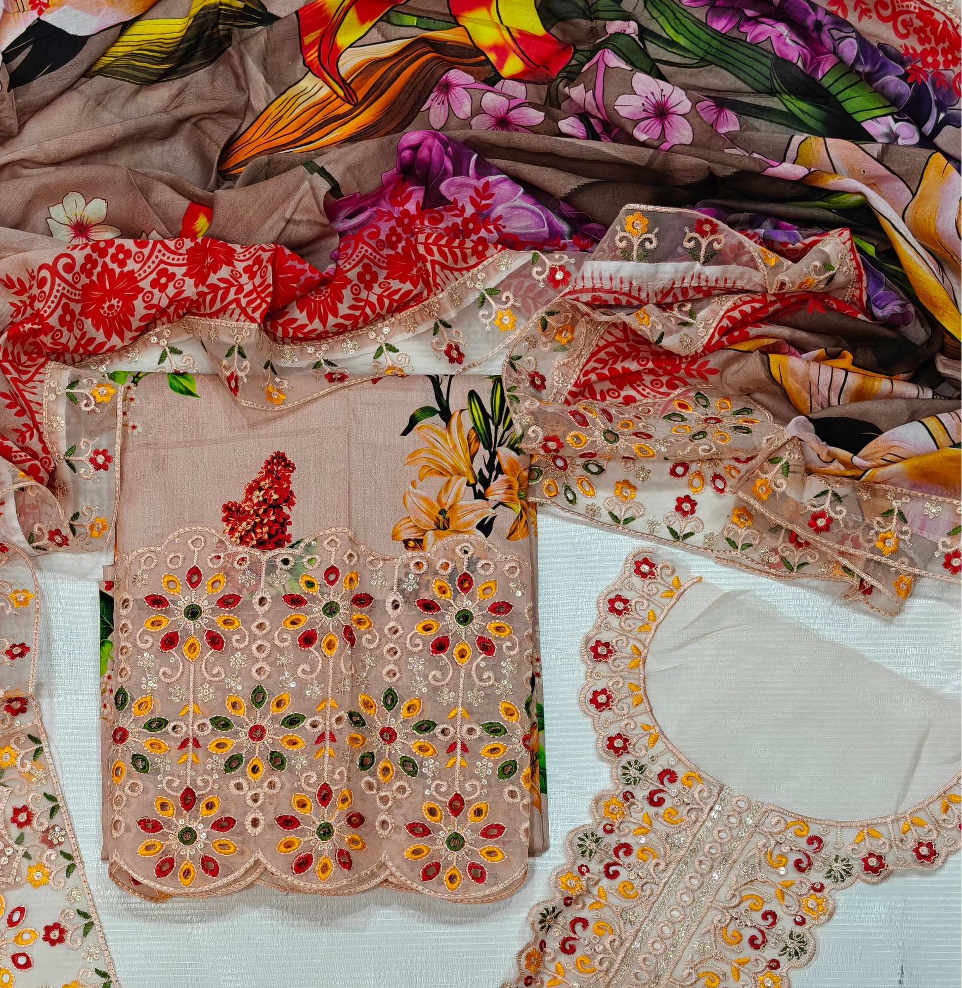 Aneela's Printed Embroidered Lawn 3PC Unstitched Memon Clothes