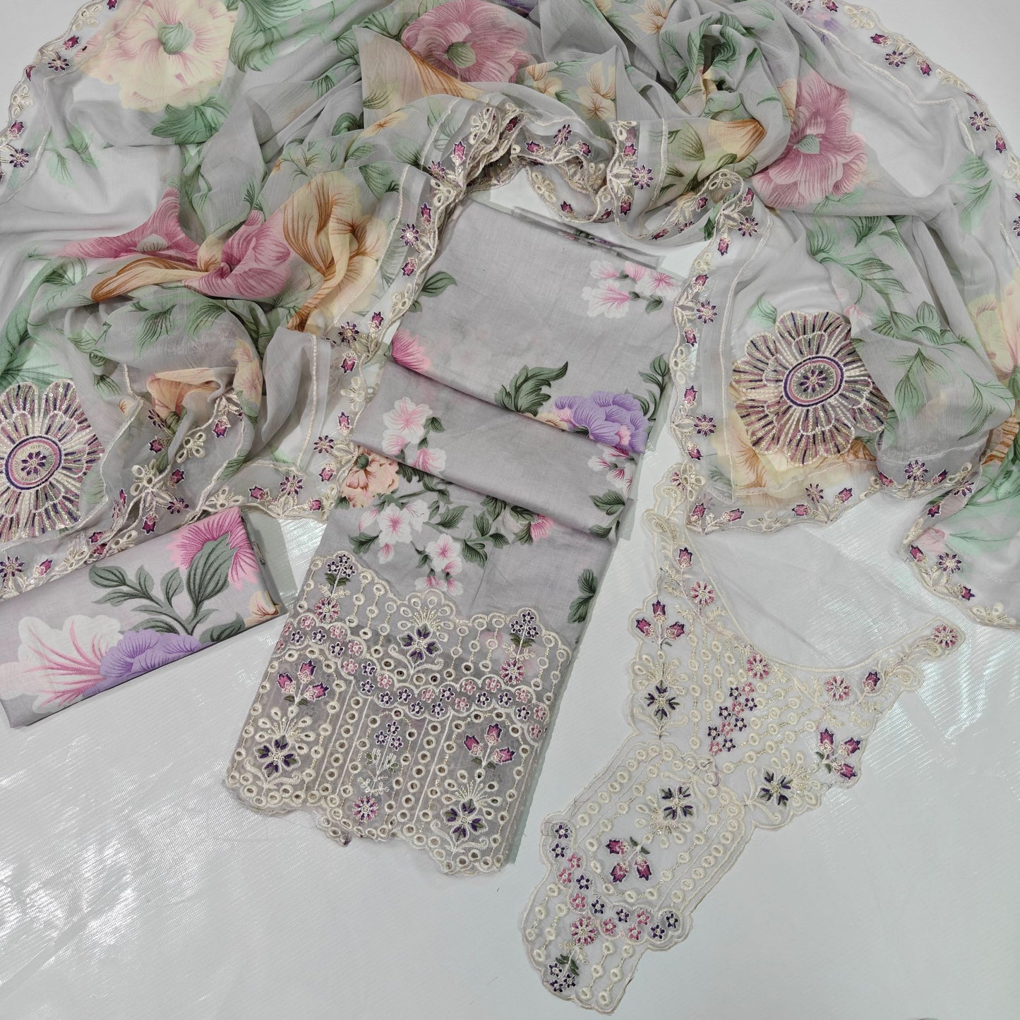 Iznik Printed Embroidered Lawn 3PC