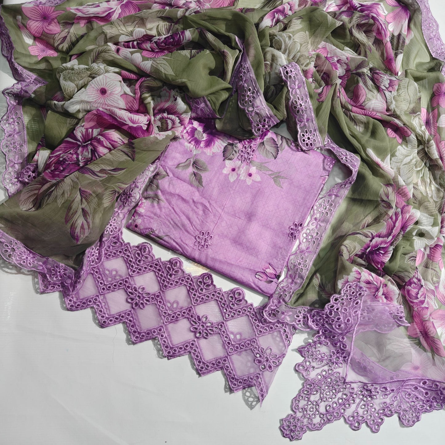 Iznik Printed Embroidered Lawn 3PC