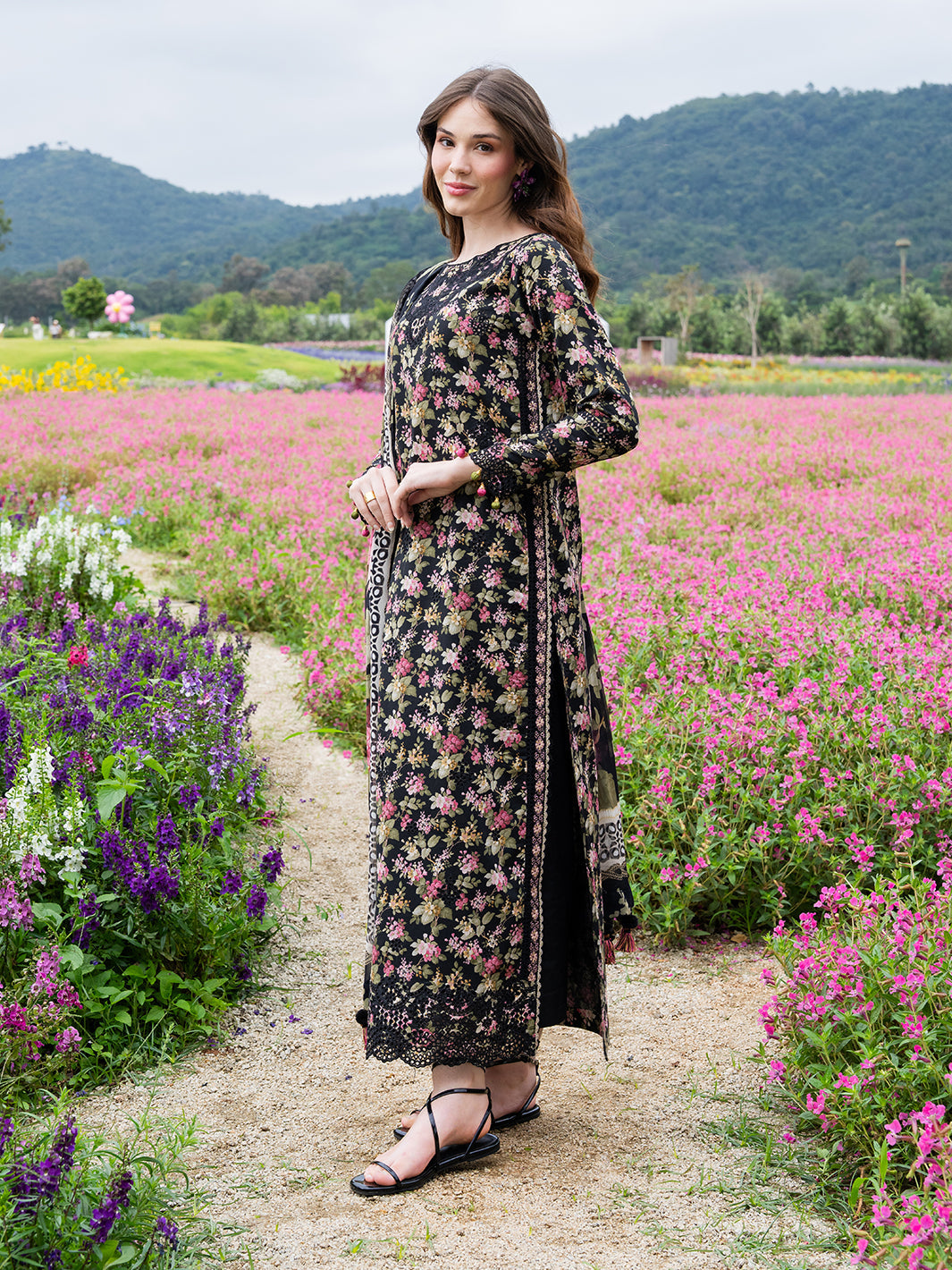 Izel Printed Embroidered Lawn 3PC Unstitched